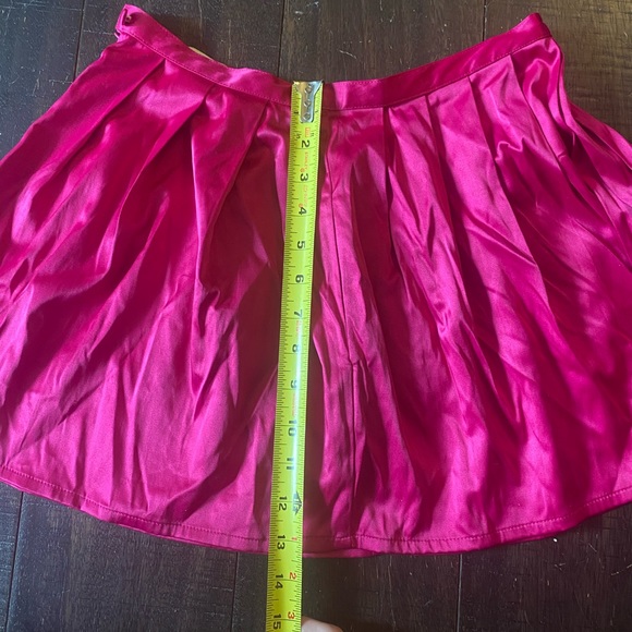 Y2K Pink Mini Skirt - Picture 5 of 11
